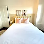 Hyde Park Apartment
