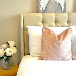 Hyde Park Apartment